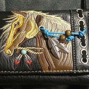 Horse design clutch